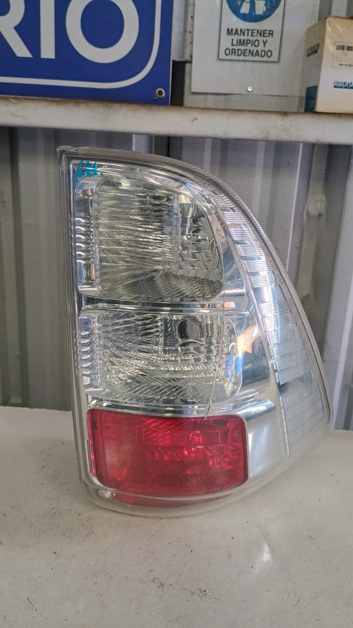 Foco trasero izquierdo daihatsu terios