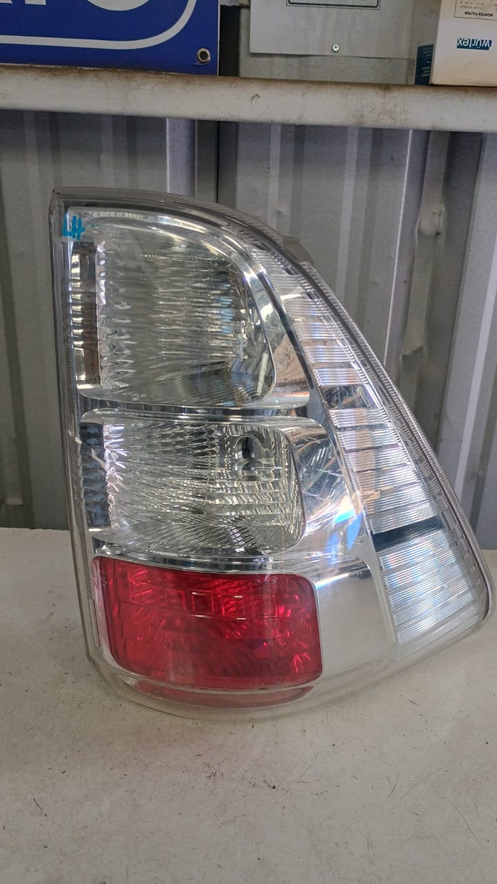 Foco trasero izquierdo daihatsu terios