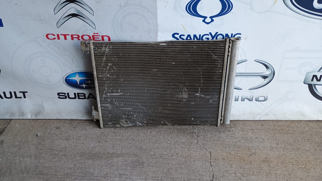Radiador de aire nissan kicks