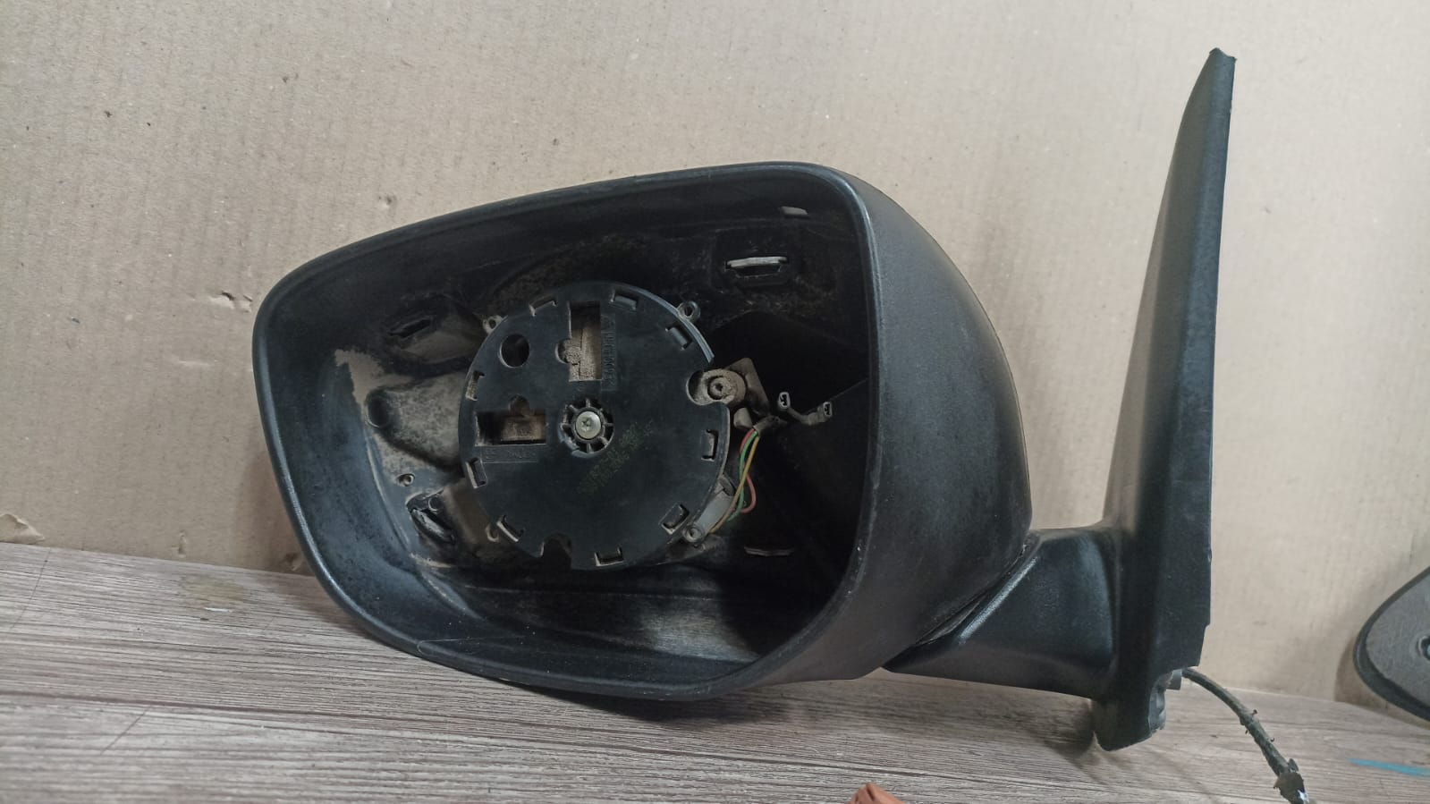 Espejo puerta izquierdo peugeot 301