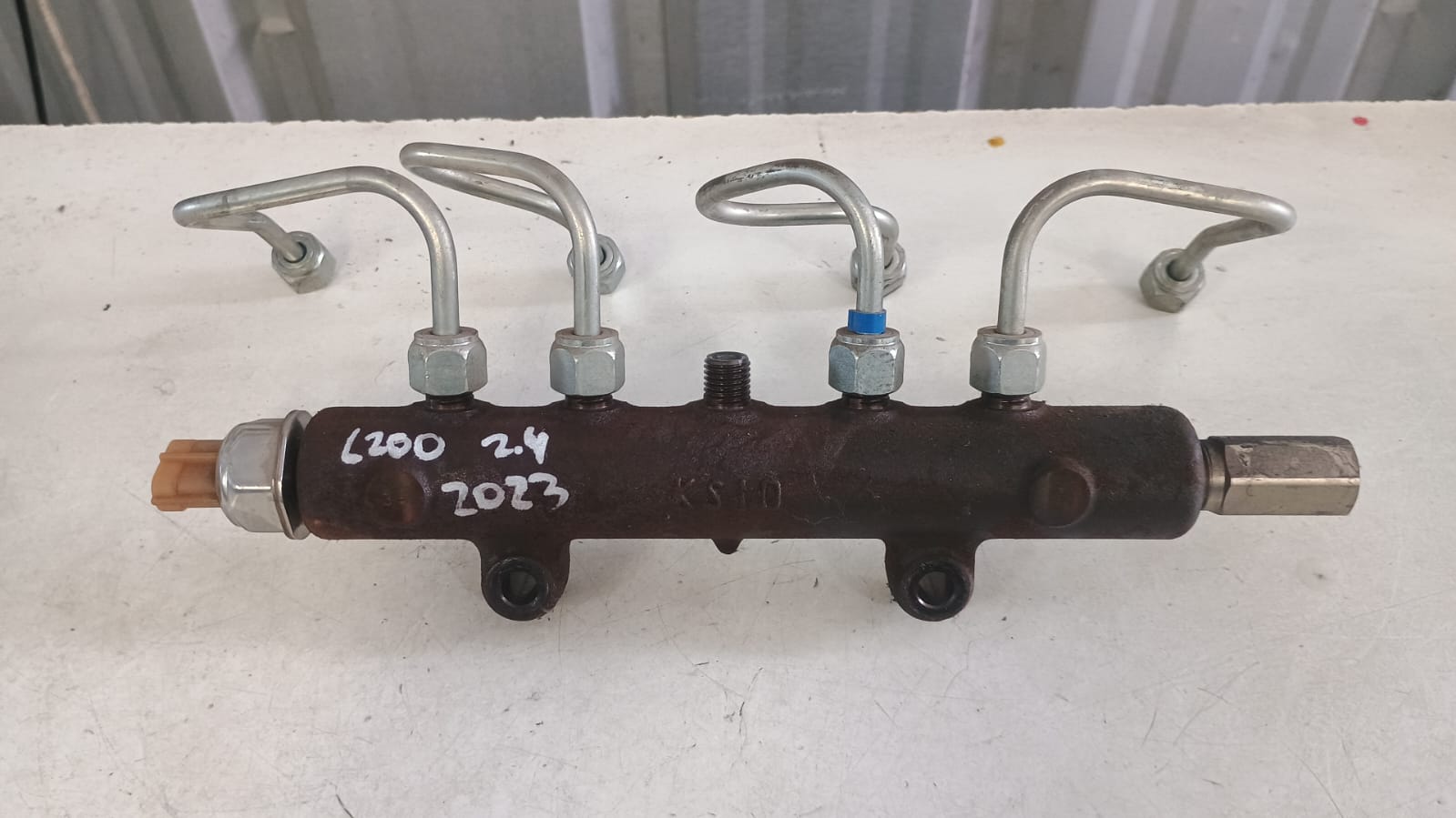 Riel de inyeccion diesel con bulbo mitsubishi l200