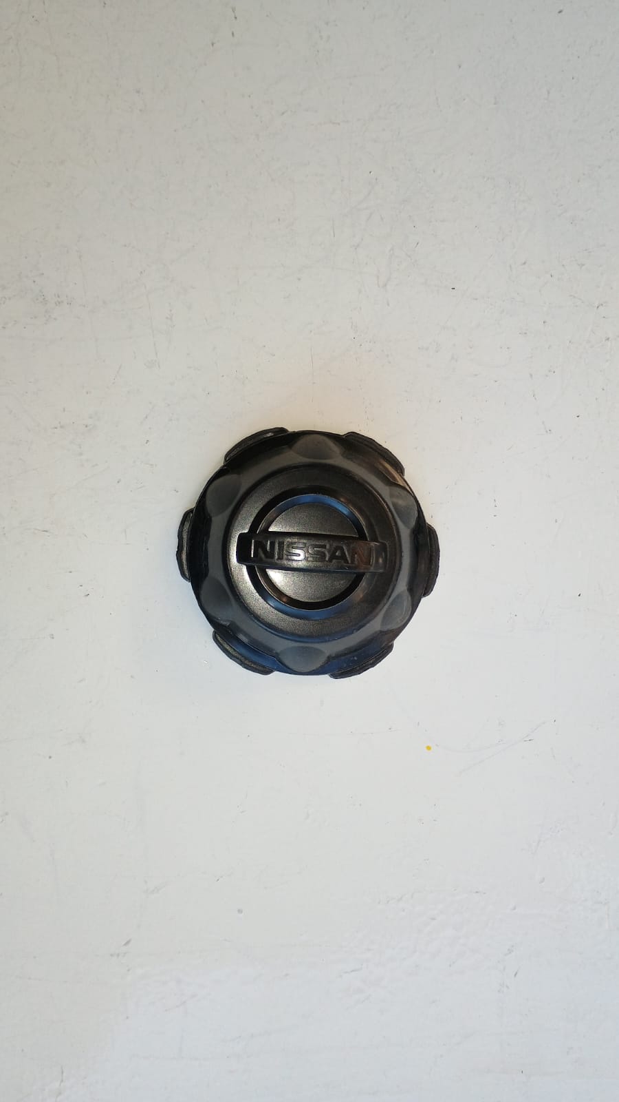 Tapa rueda nissan np300 2015 2016 2017 2018 2019 2020 2021