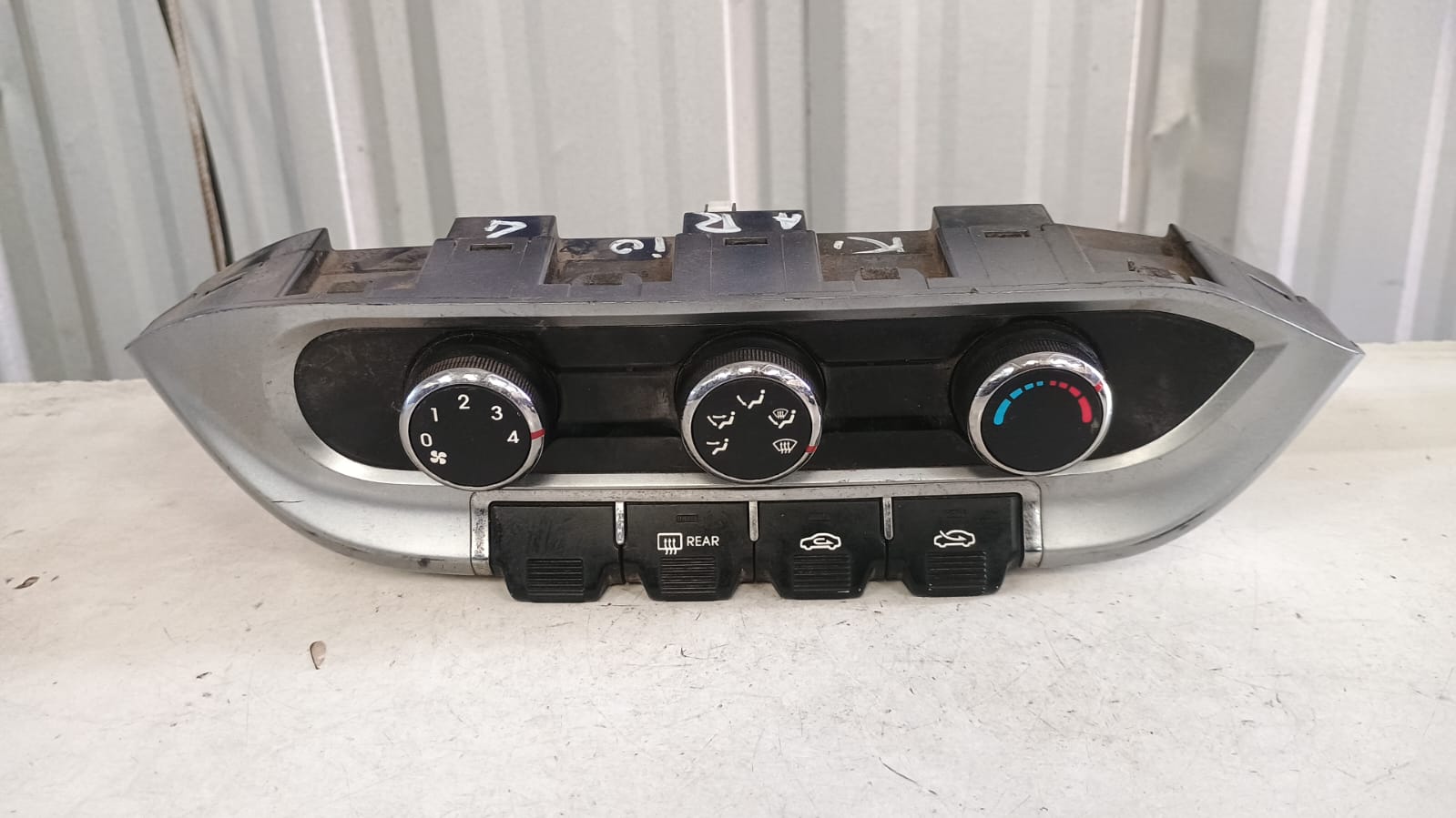 Comando de calefaccion delantero kia rio 4