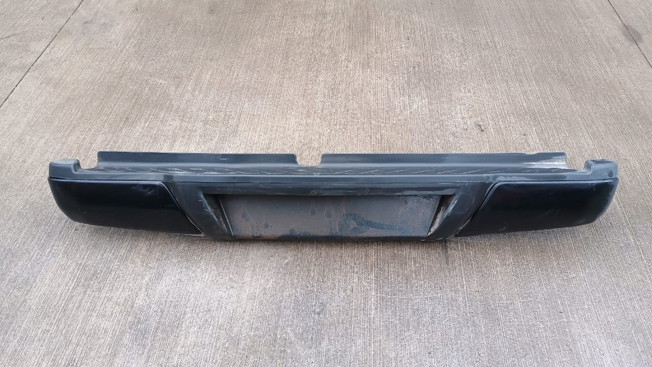 Parachoque trasero nissan np300 2015 2016 2017 2018 2019 2020 2021