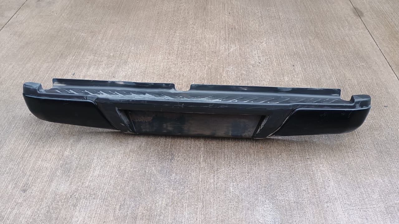 Parachoque trasero nissan np300 2015 2016 2017 2018 2019 2020 2021