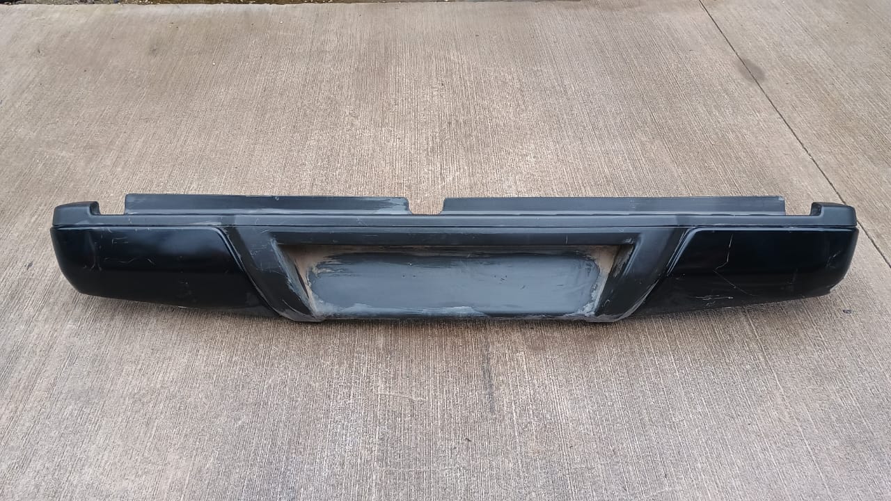 Parachoque trasero nissan np300 2015 2016 2017 2018 2019 2020 2021