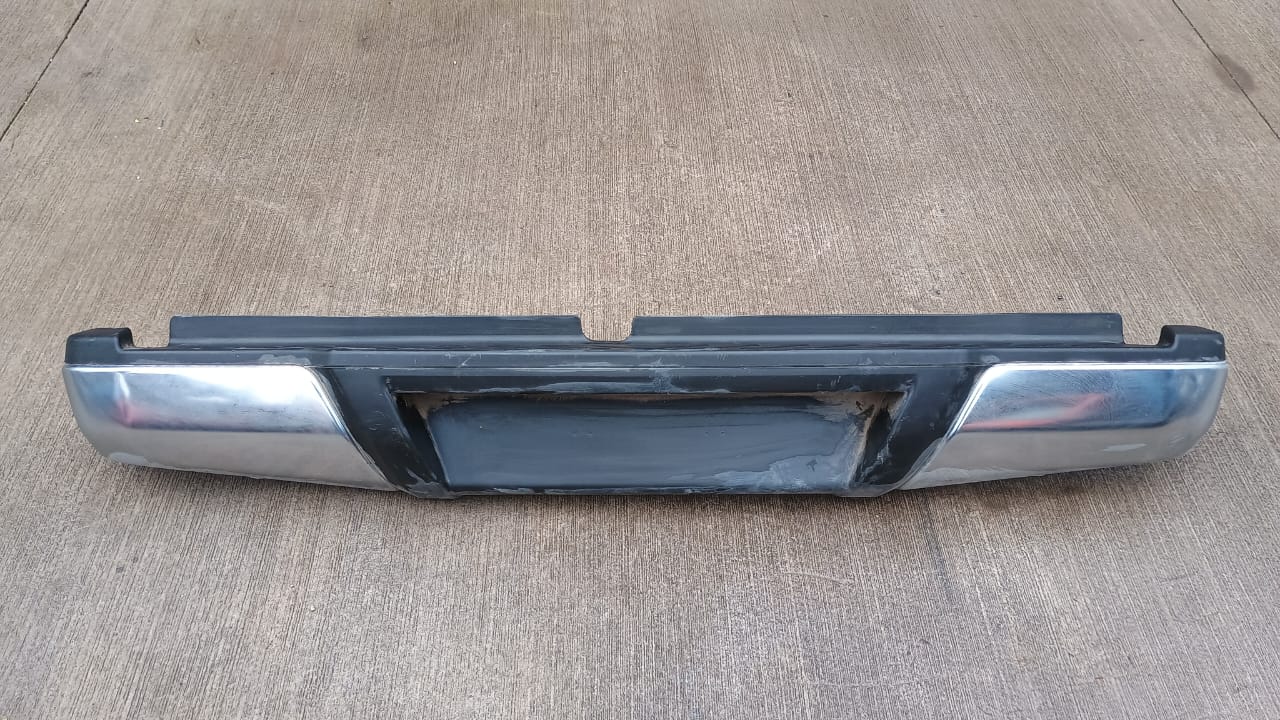 Parachoque trasero nissan np300 2015 2016 2017 2018 2019 2020 2021
