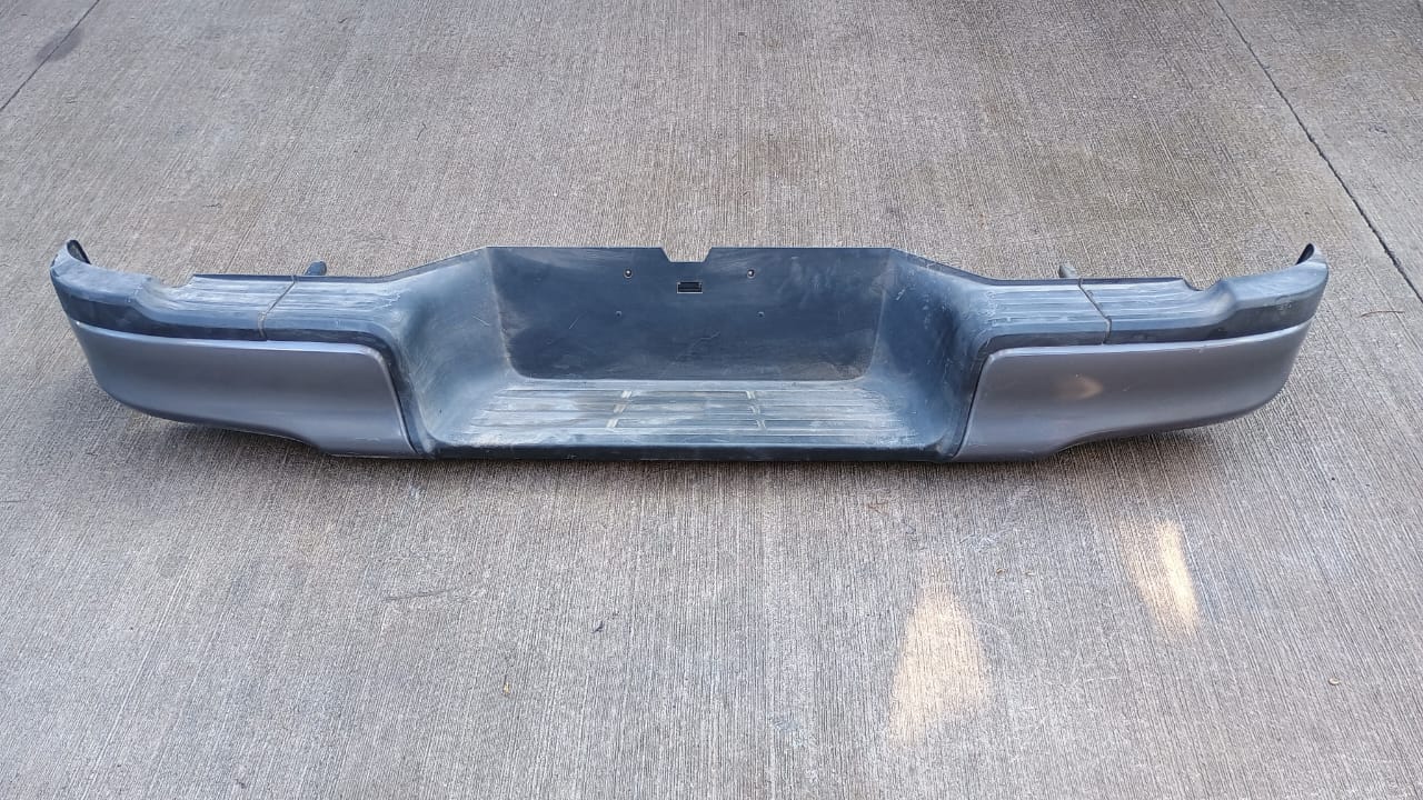 Parachoque trasero toyota hilux 2016 2017 2018 2019 2020 2021 2022 2023 2024