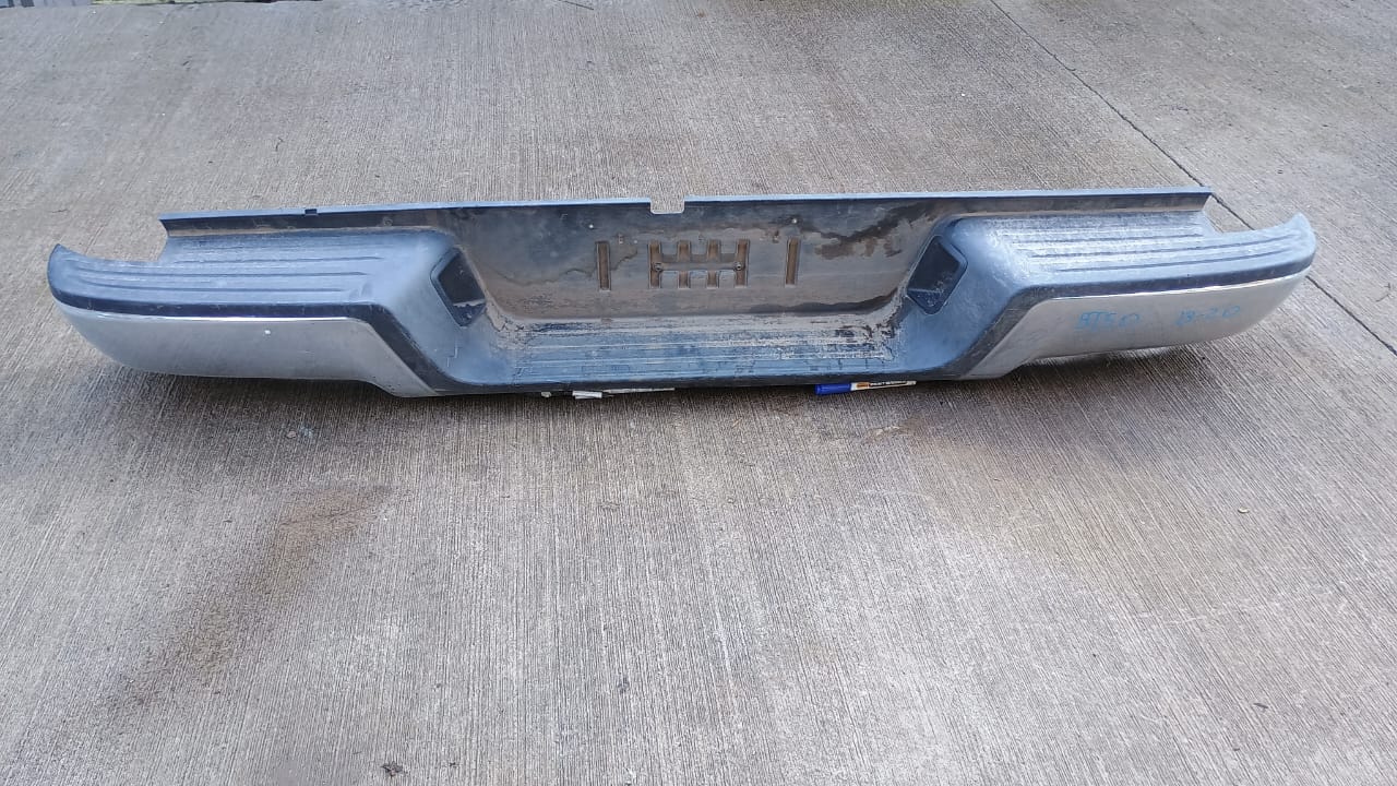 Parachoque trasero mazda bt50 2013 2014 2015 2016 2017 2018 2019 2020 2021 2022