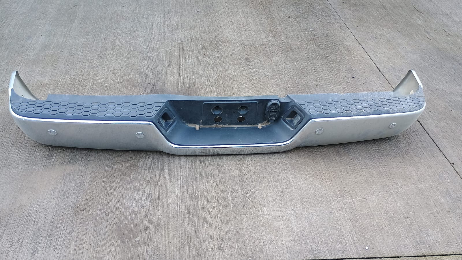 Parachoque trasero dodge ram 1500 2013 2014 2015 2016 2017 2018