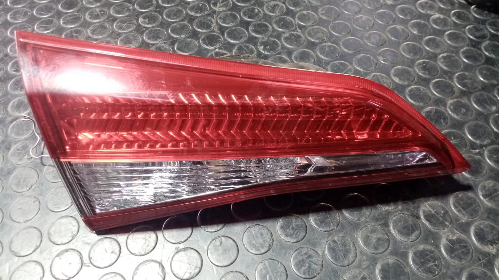 Foco maleta / portalon derecho toyota yaris 2017 2018 2019