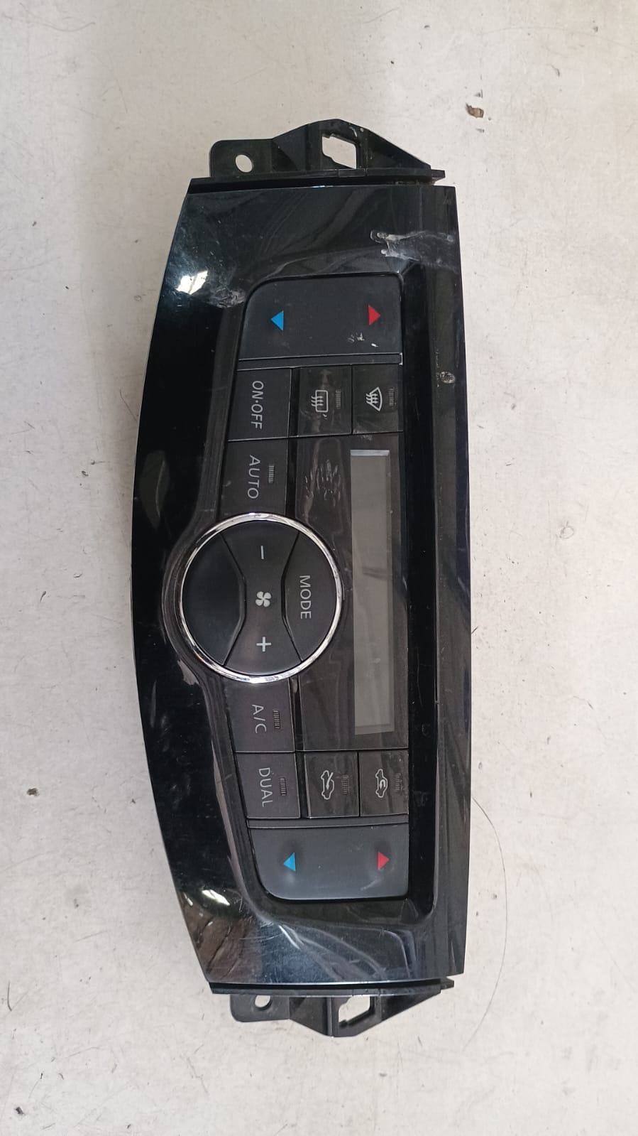 Comando de calefaccion delantero nissan np300