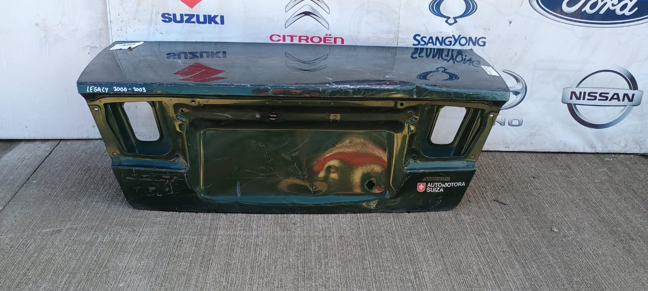 Tapa maleta / portalon subaru legacy 2000 2001 2002 2003