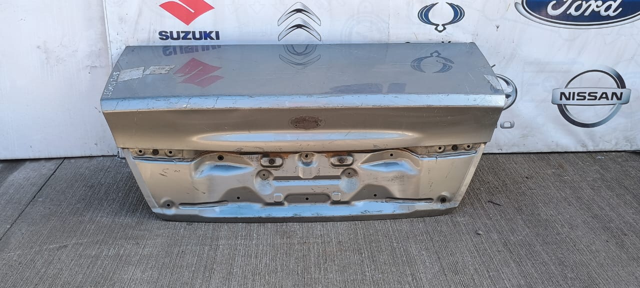 Tapa maleta / portalon subaru legacy 2004 2005 2006 2007 2008 2009