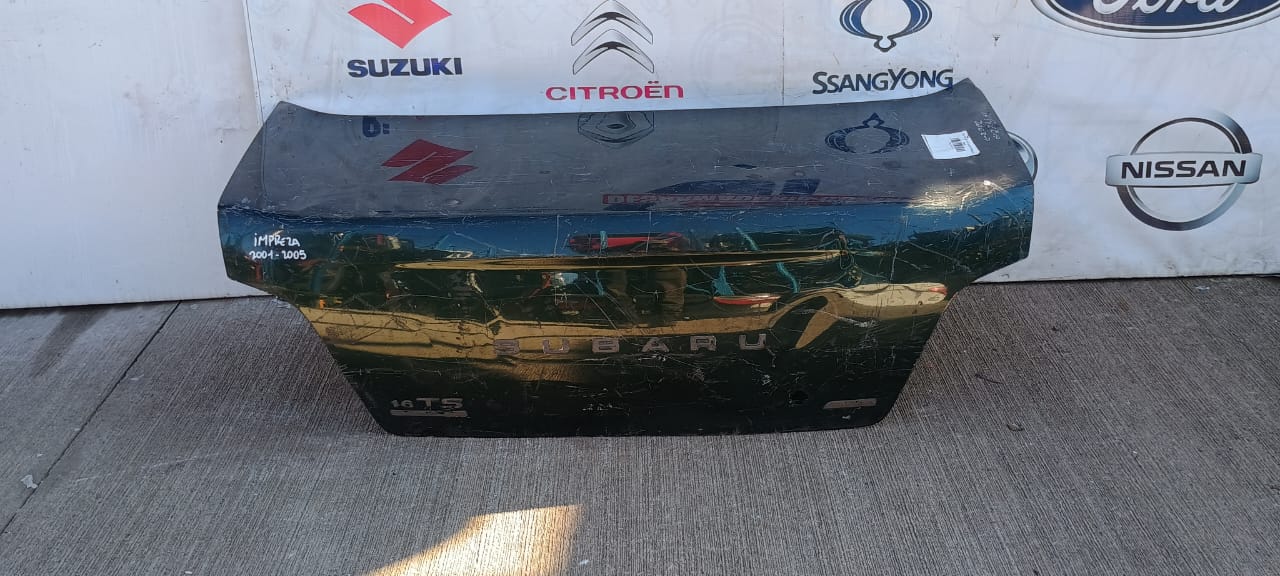 Tapa maleta / portalon subaru impreza 2001 2002 2003 2004 2005