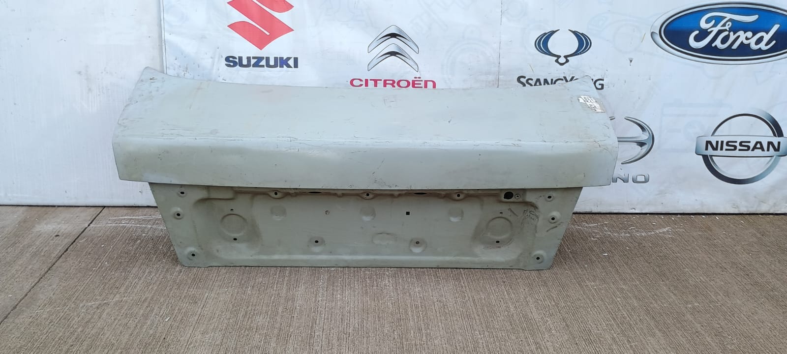 Tapa maleta / portalon hyundai elantra 1990 1991 1992 1993 1994