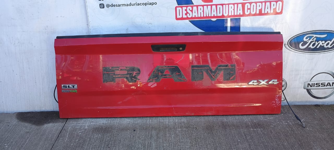 Tapa maleta / portalon dodge ram 1500