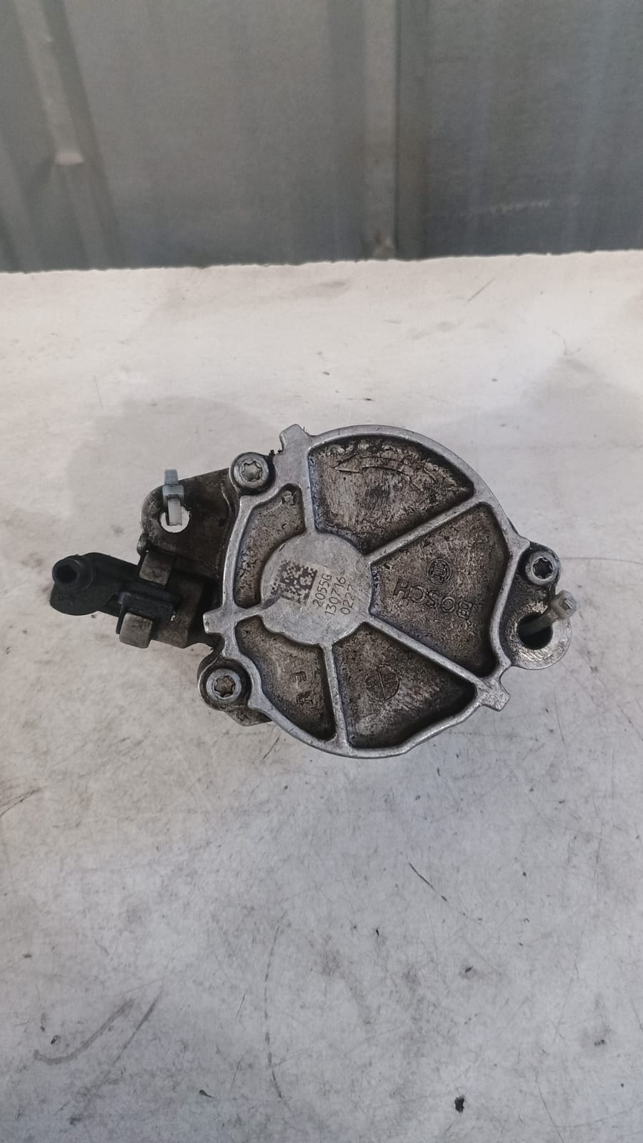 Bomba de vacio o depresor peugeot partner 2010 2011 2012