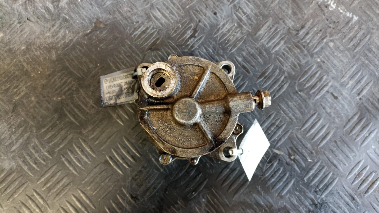 Bomba de vacio o depresor chevrolet dmax