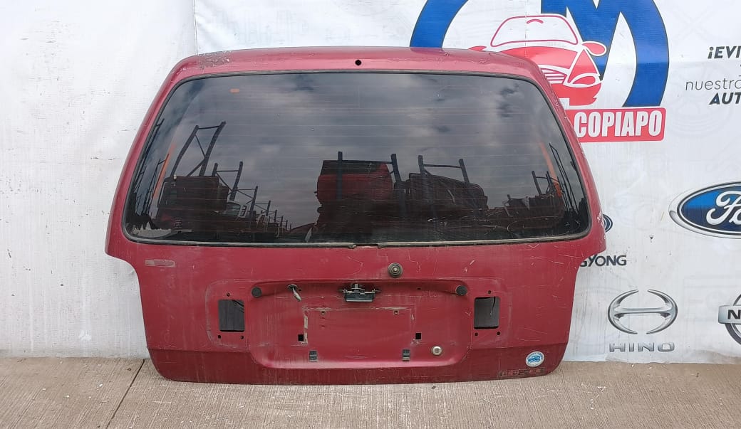 Tapa maleta / portalon nissan ad 1996 1997 1998 1999