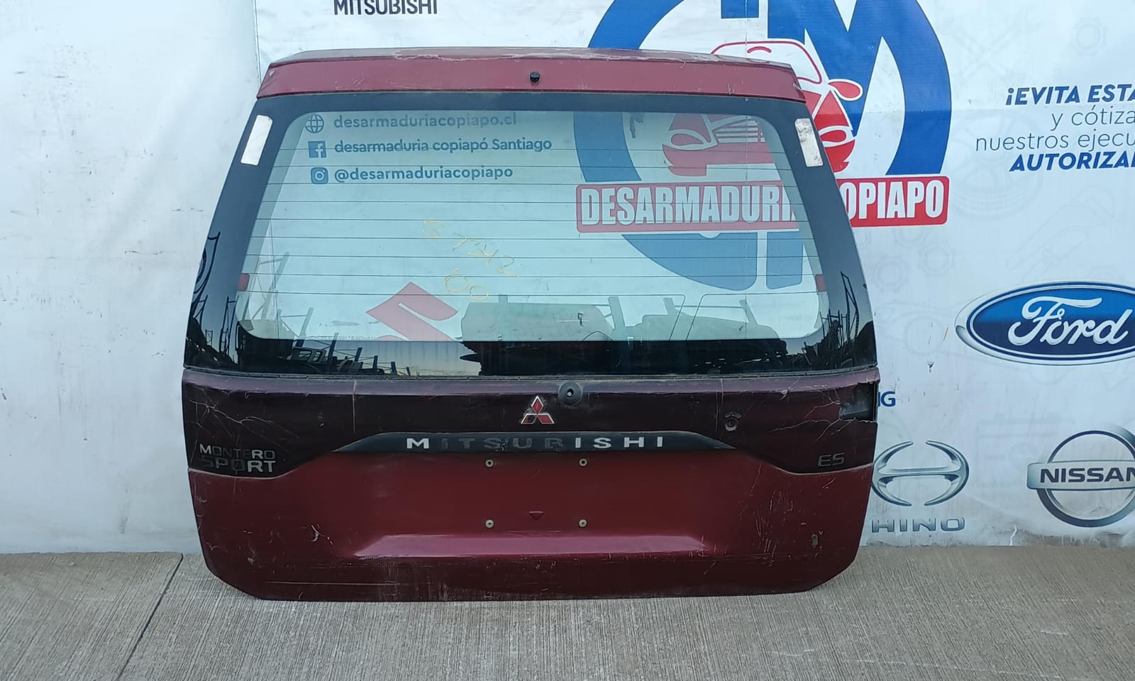 Tapa maleta / portalon mitsubishi montero 1998 1999 2000 2001 2002