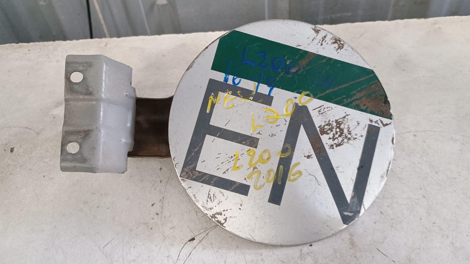 Tapa de bencina exterior mitsubishi l200 2016 2017 2018 2019