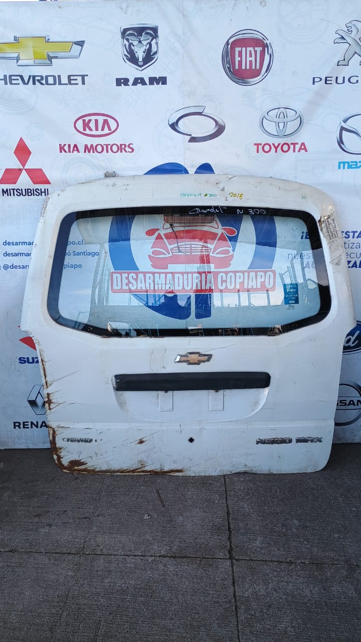 Tapa maleta / portalon chevrolet n300