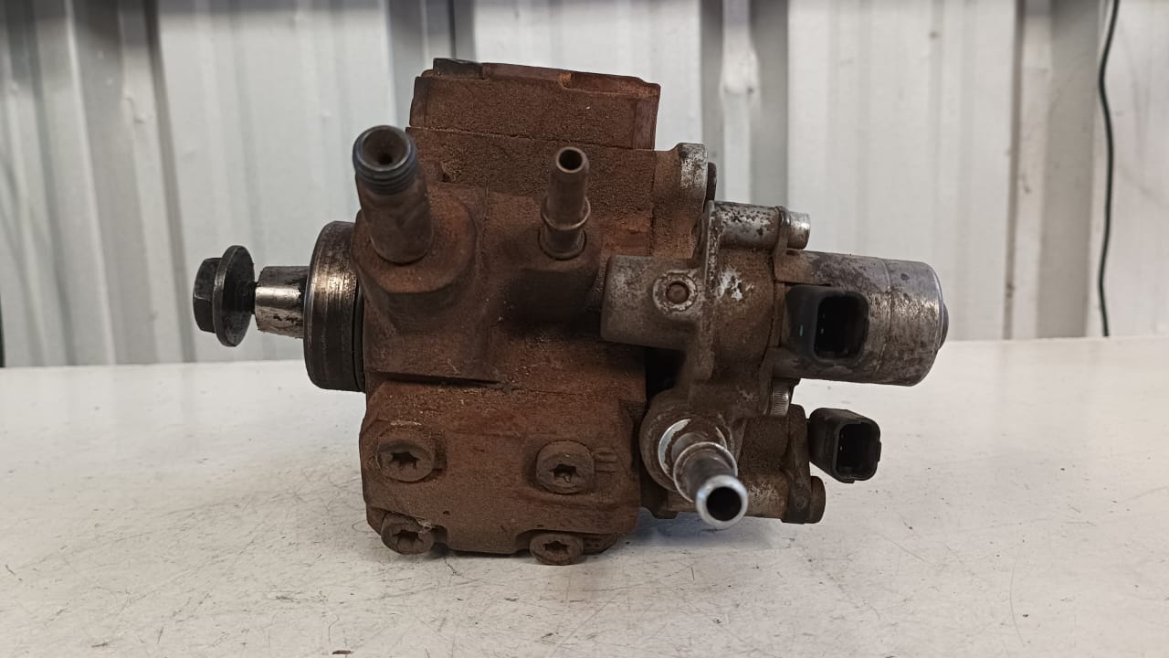 Bomba elevadora o inyectora de combustible mazda bt50 2015 2016 2017 2018 2019 2020
