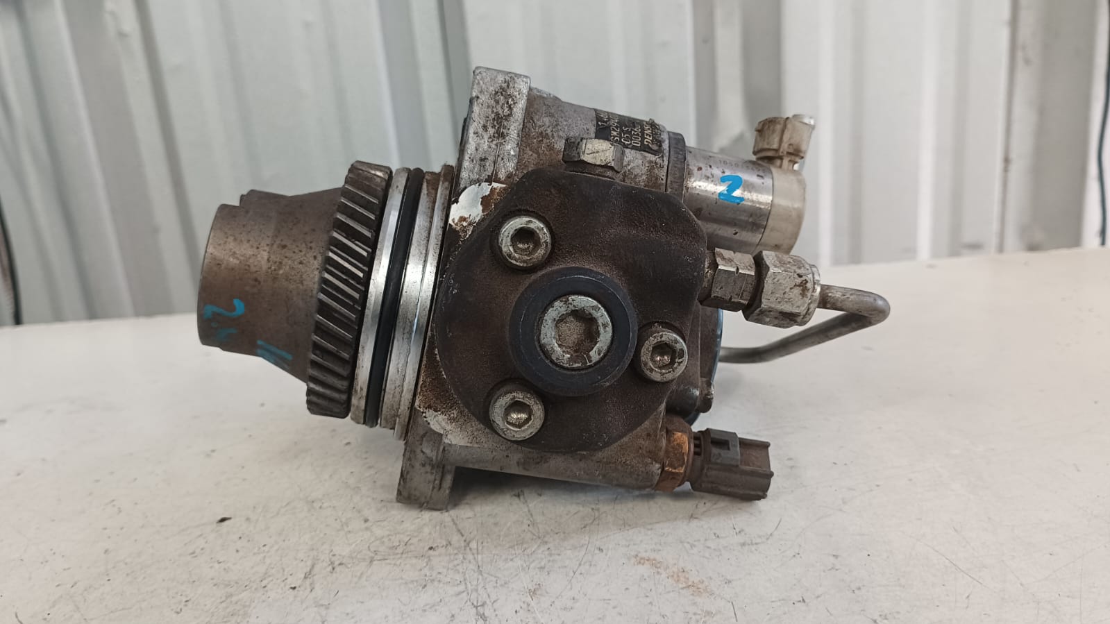Bomba elevadora o inyectora de combustible mitsubishi l200 2016 2017 2018 2019 2020 2021 2022
