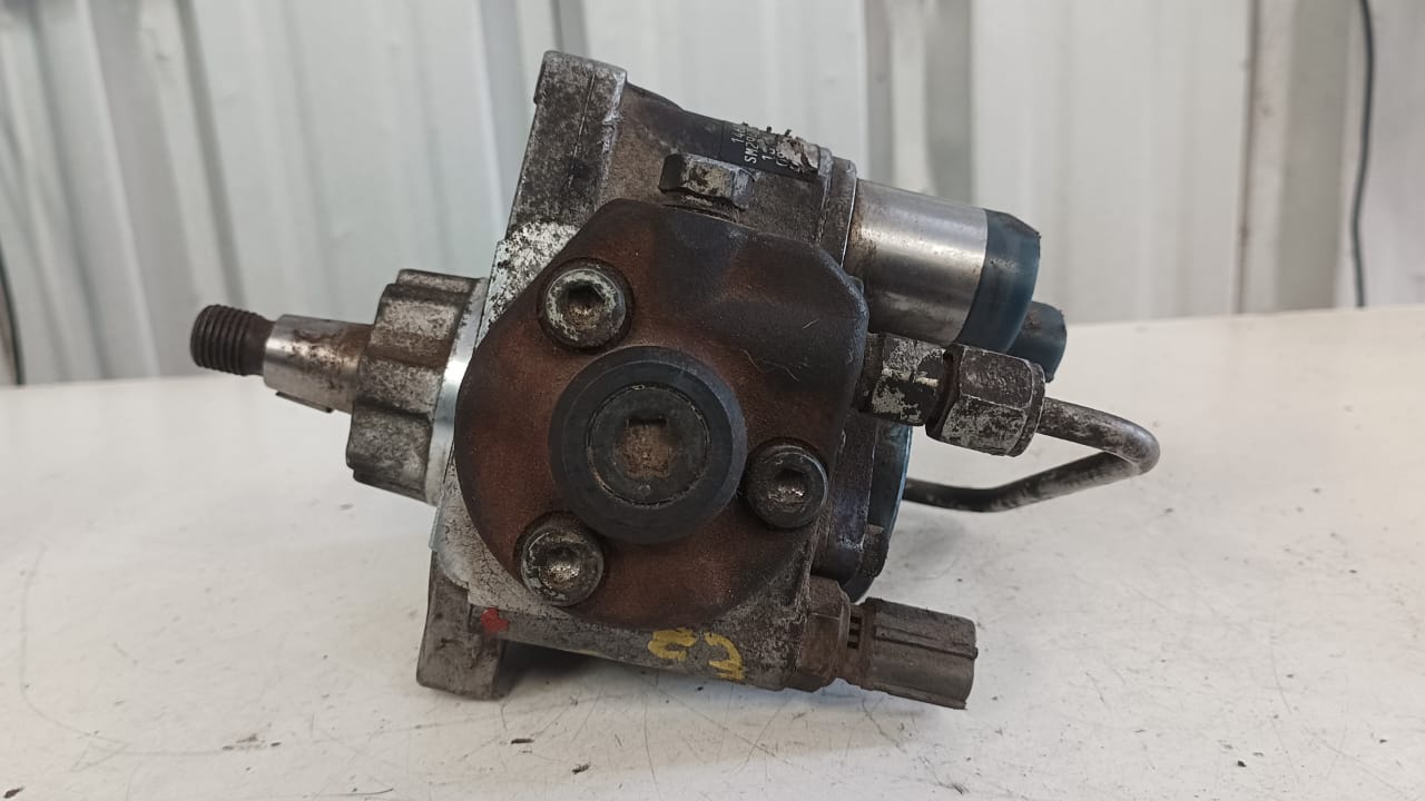 Bomba elevadora o inyectora de combustible mitsubishi l200 2012 2013 2014 2015