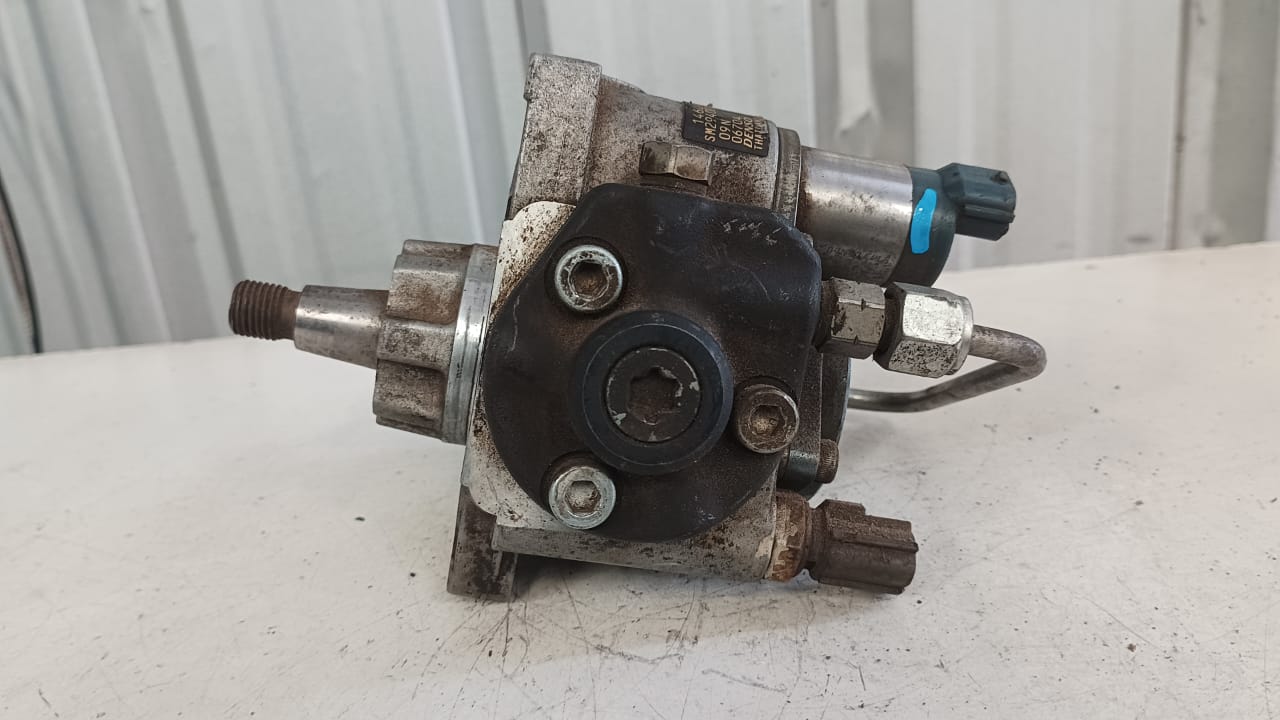 Bomba elevadora o inyectora de combustible mitsubishi l200 2012 2013 2014 2015