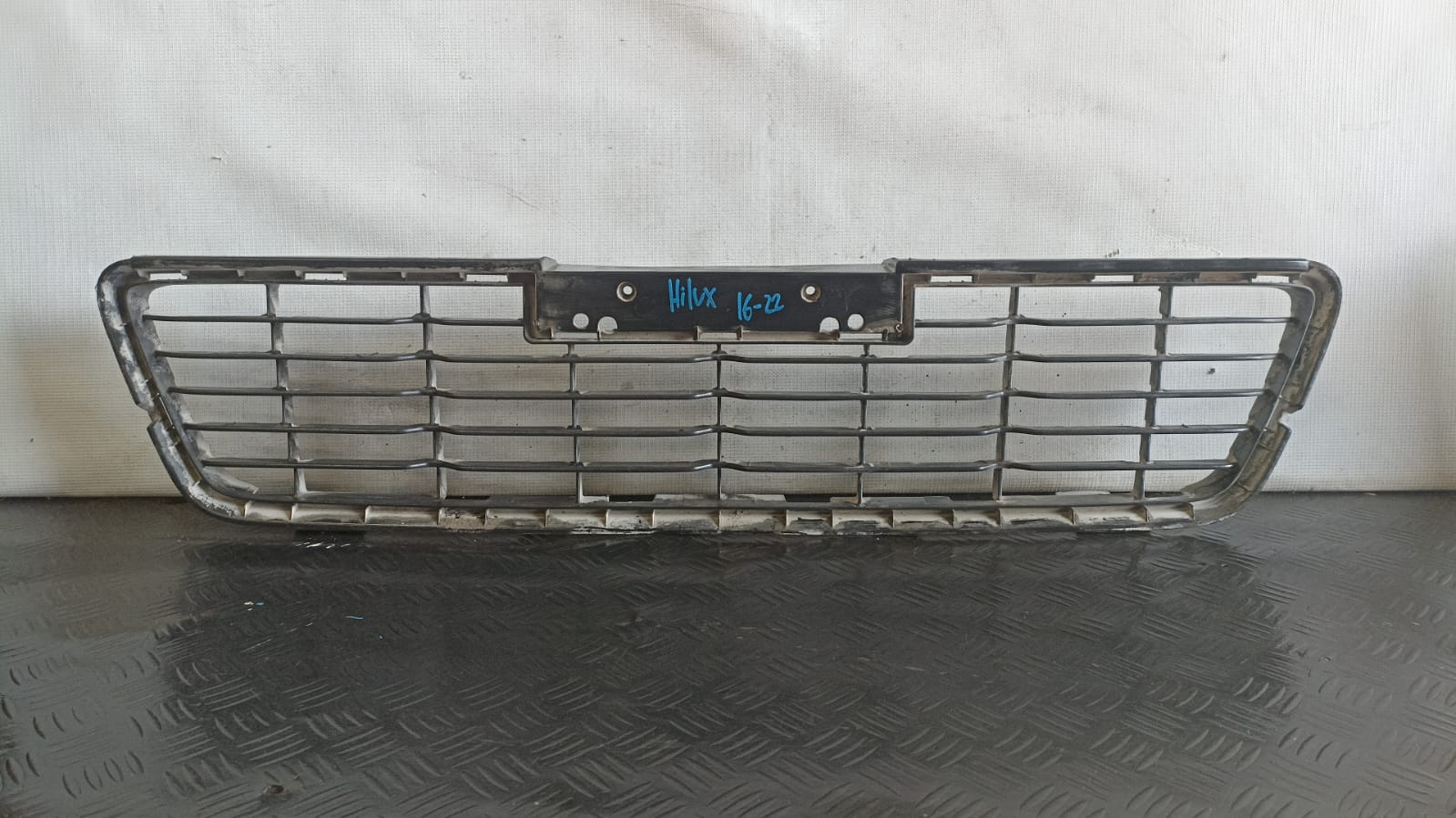 Rejilla parachoque central toyota hilux 2016 2017 2018 2019 2020 2021 2022