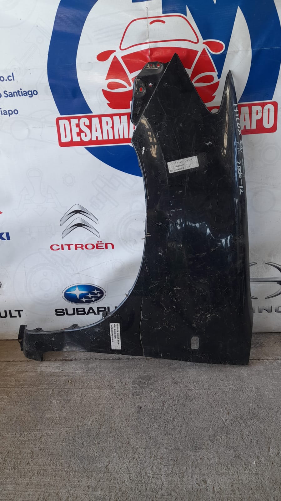 Tapabarro izquierdo toyota hilux 2006 2007 2008 2009 2010 2011 2012