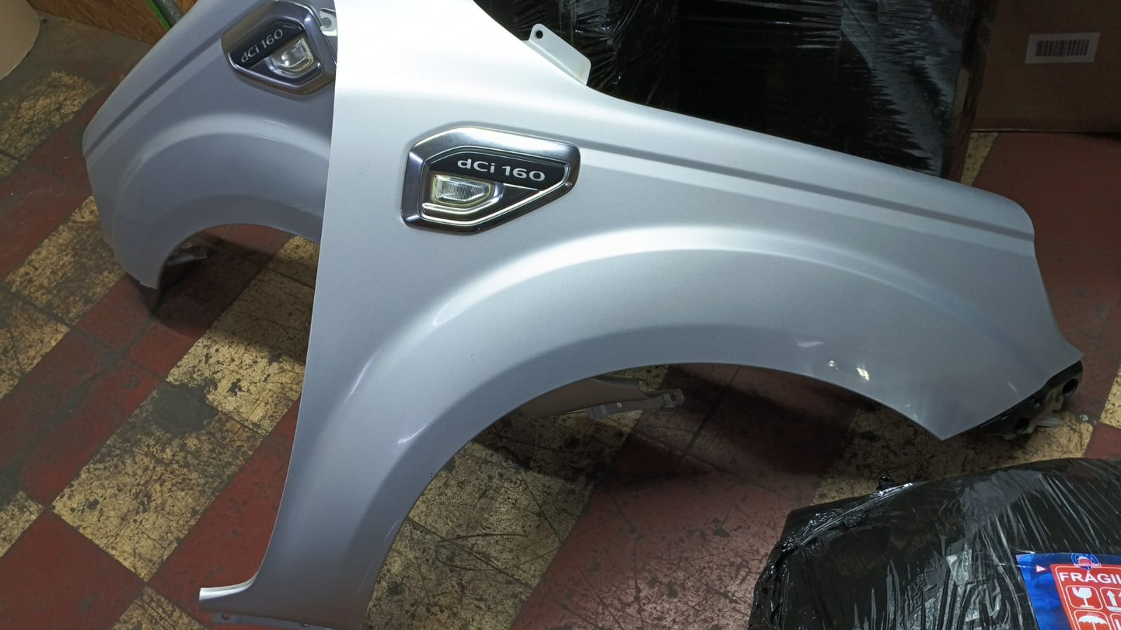 Tapabarro derecho renault alaskan 2018 2019