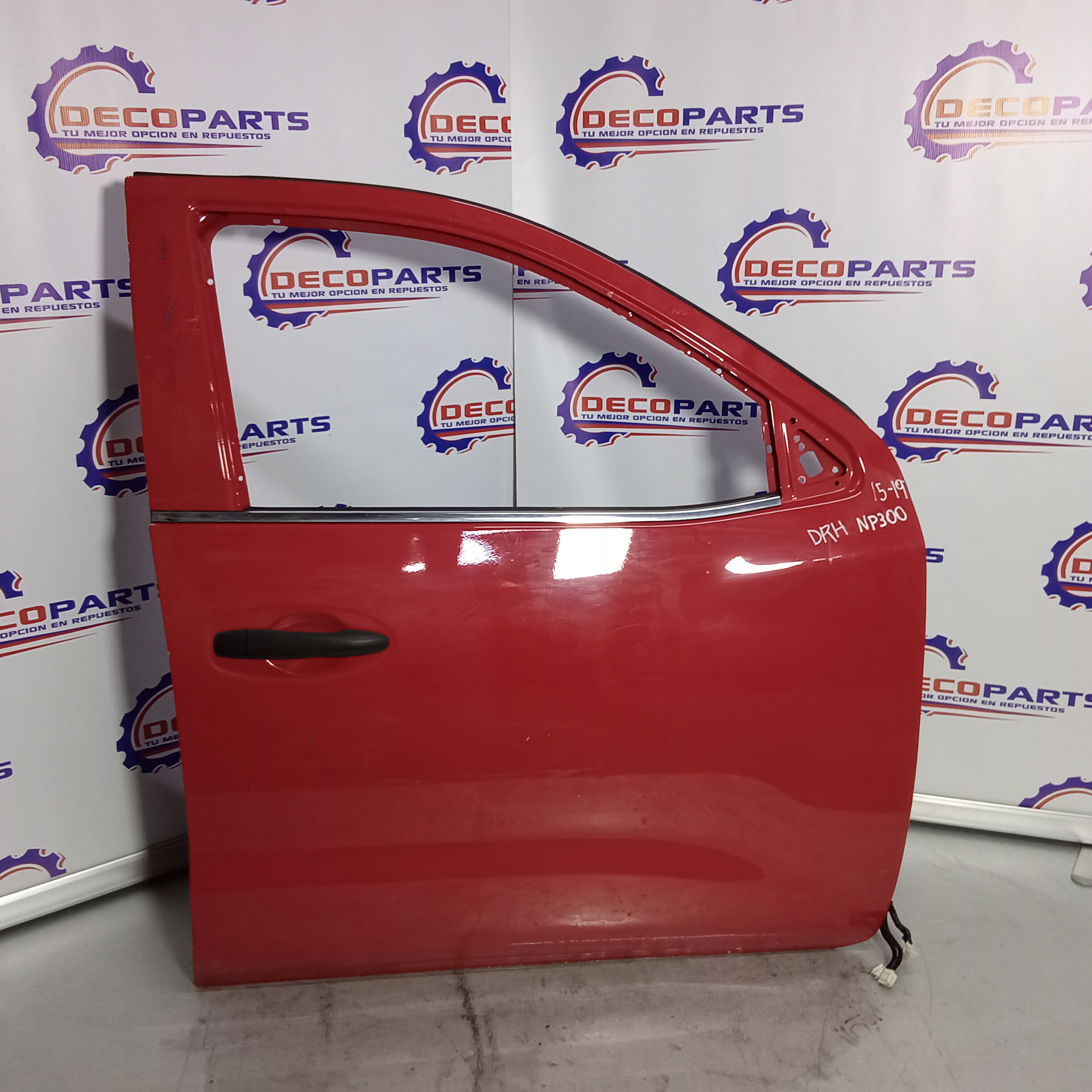 Puerta delantera derecha nissan np300 2015 2016 2017 2018 2019