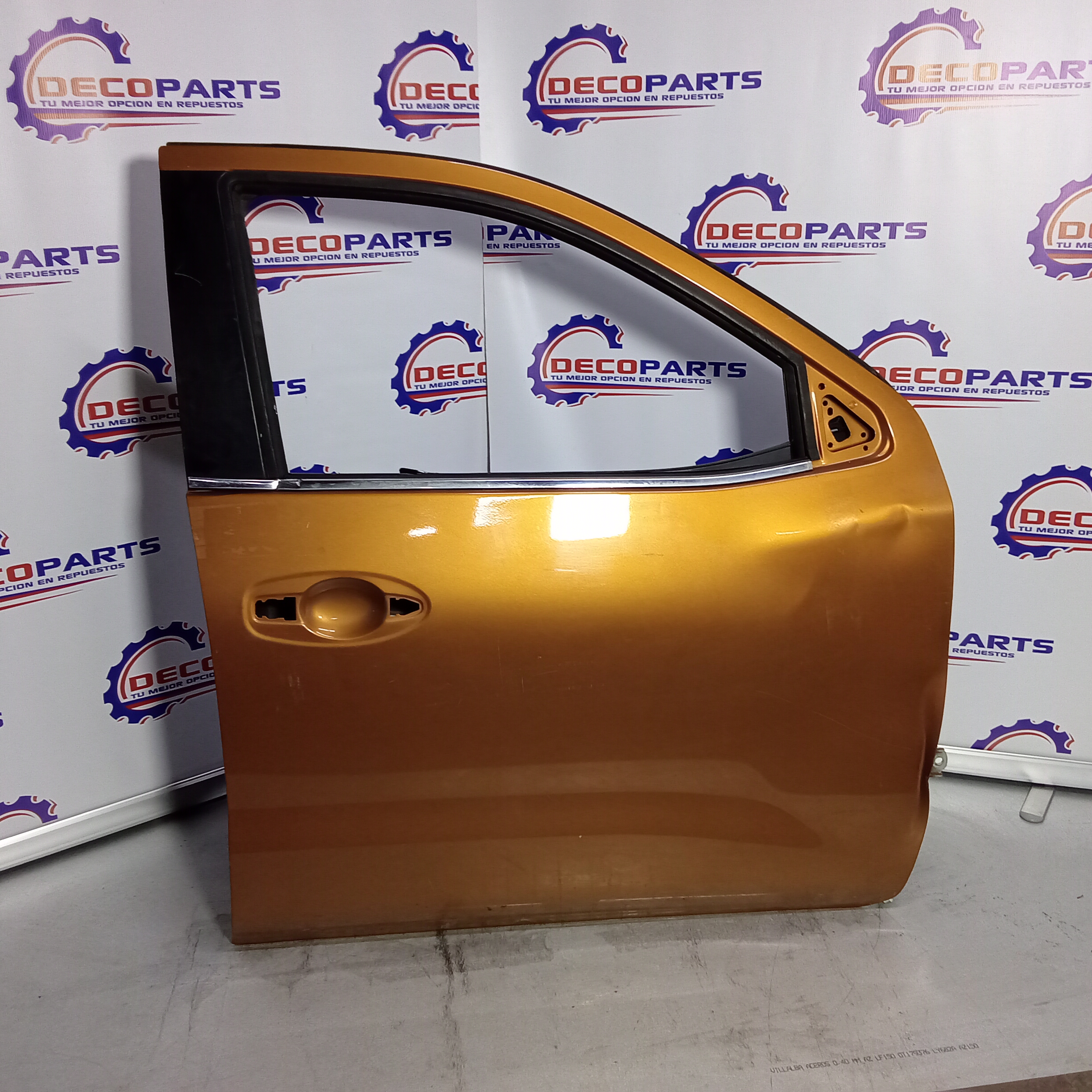 Puerta delantera derecha nissan np300 2019 2020