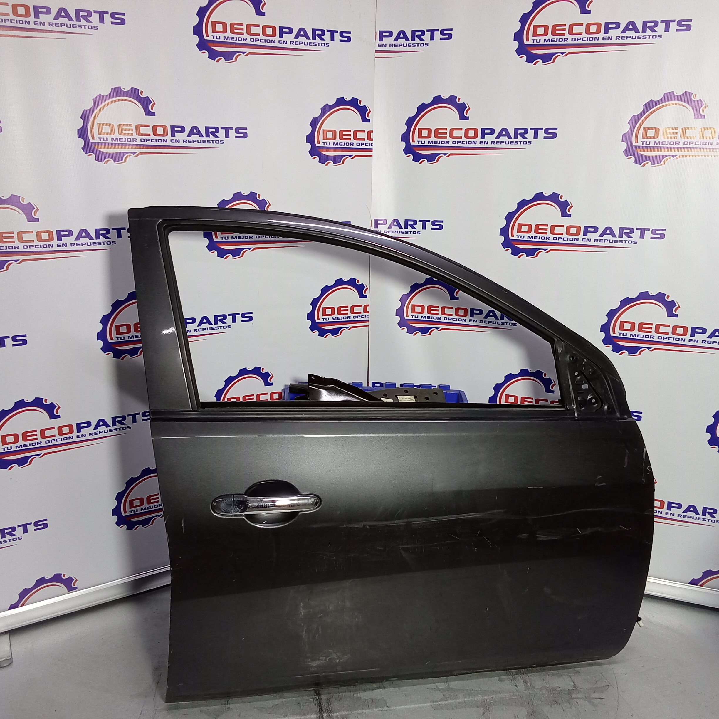 Puerta delantera derecha nissan versa 2020 2021
