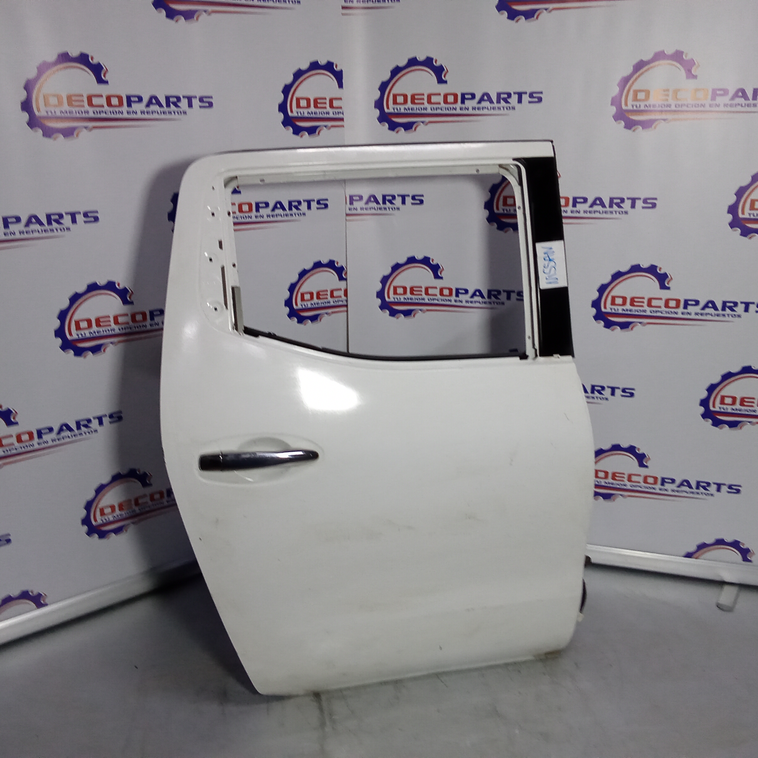 Puerta trasera derecha nissan np300 2016 2017 2018 2019