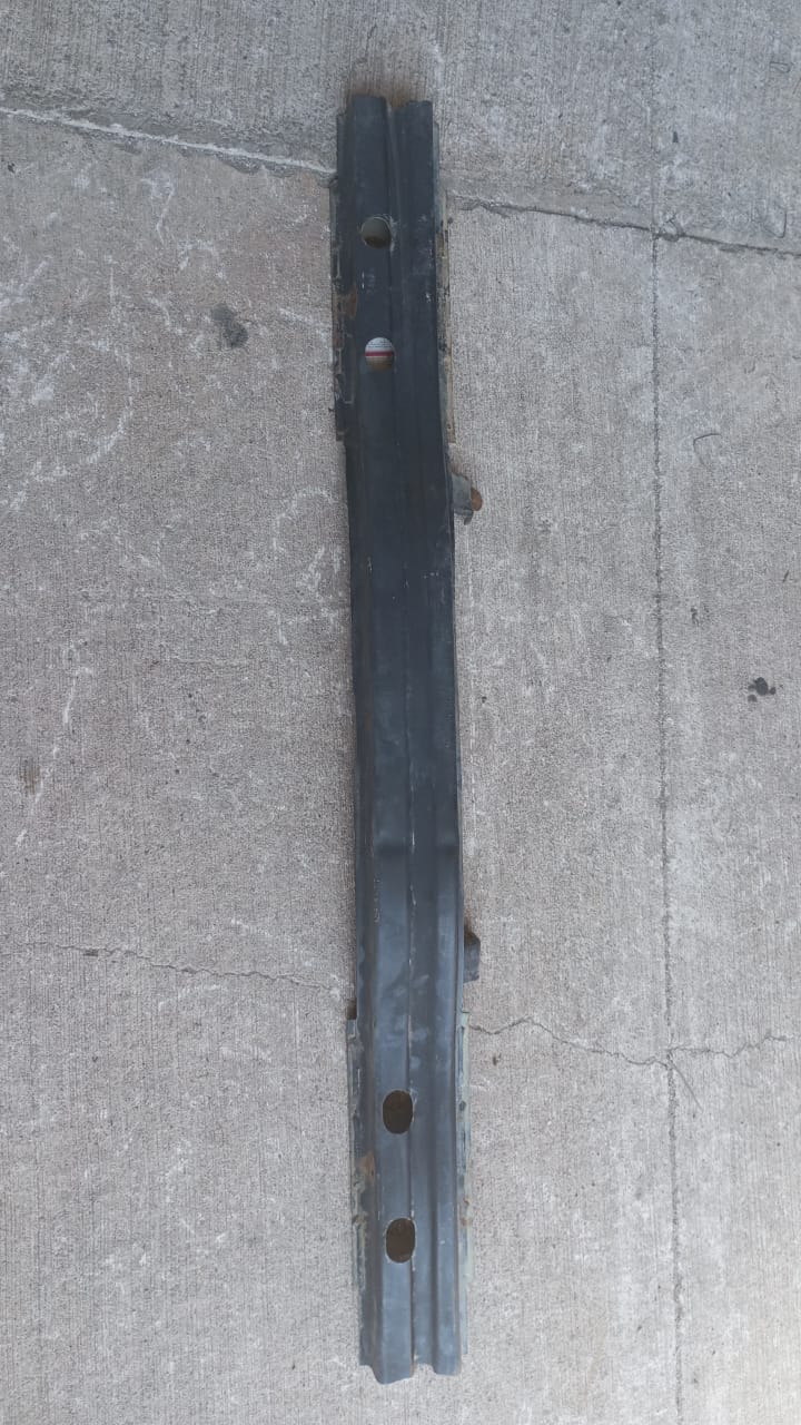 Refuerzo parachoque delantero nissan np300 2016 2017 2018 2019