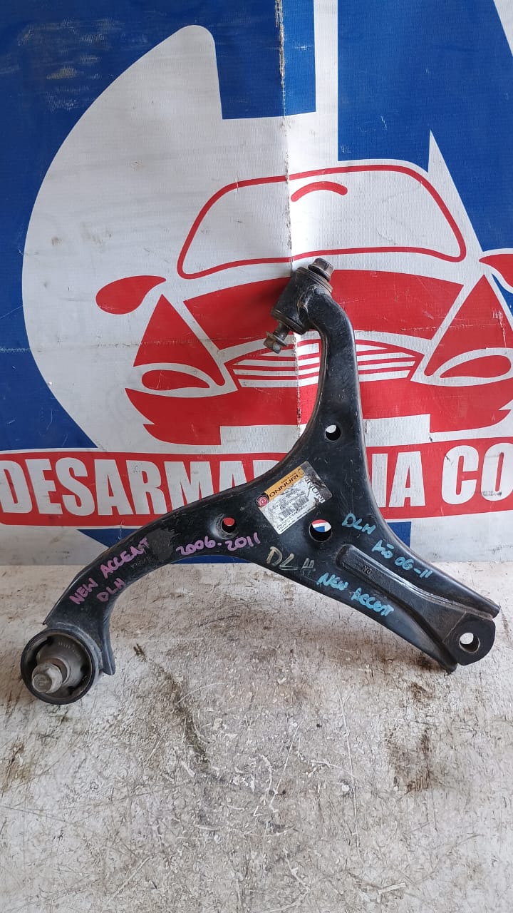 Bandeja delantera izquierda inferior hyundai accent 2006 2007 2008 2009 2010 2011
