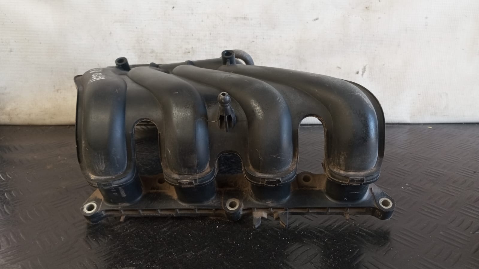Multiple admision nissan versa 2012 2013 2014 2015 2016 2017 2018