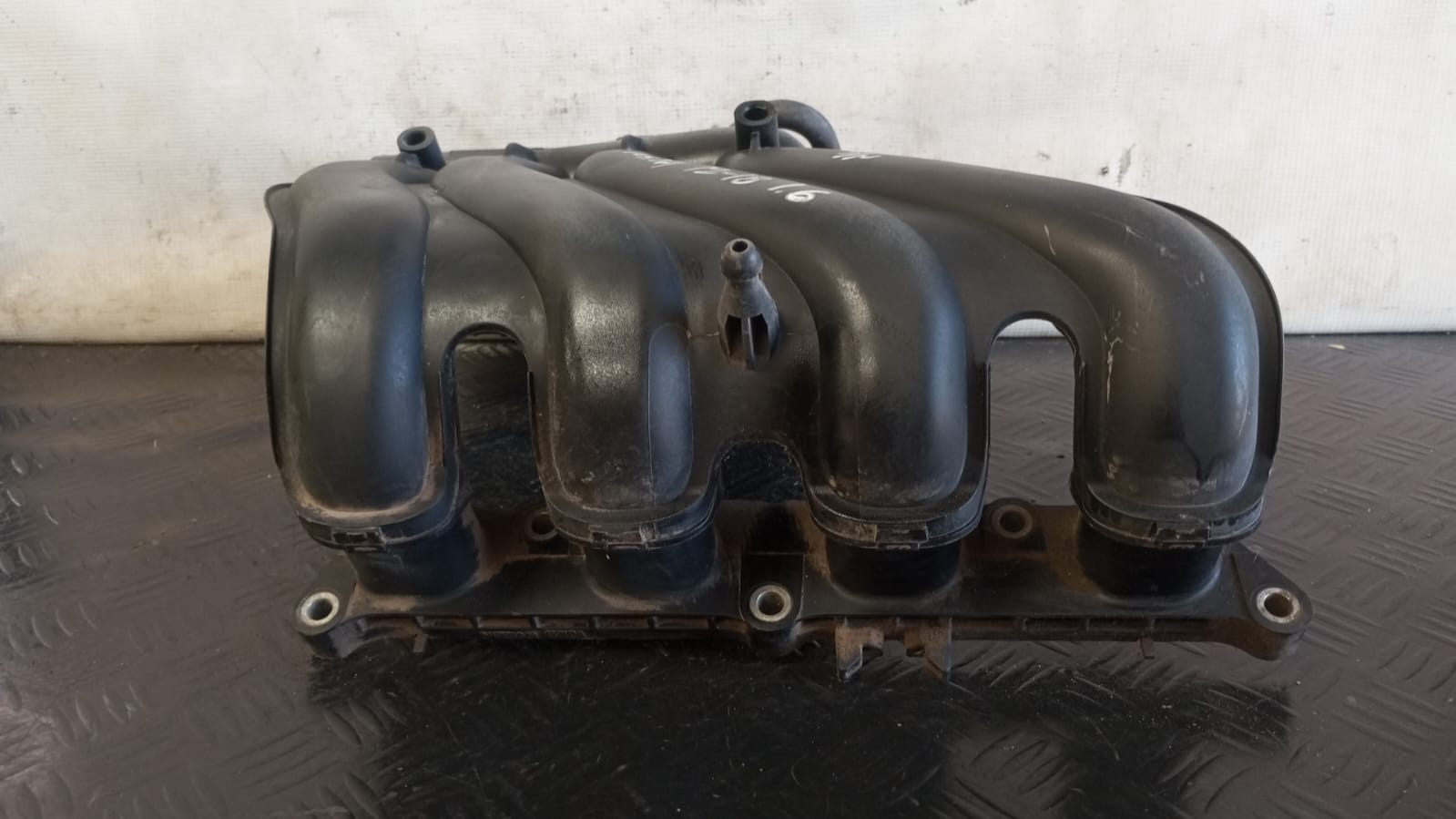 Multiple admision nissan versa 2012 2013 2014 2015 2016 2017 2018