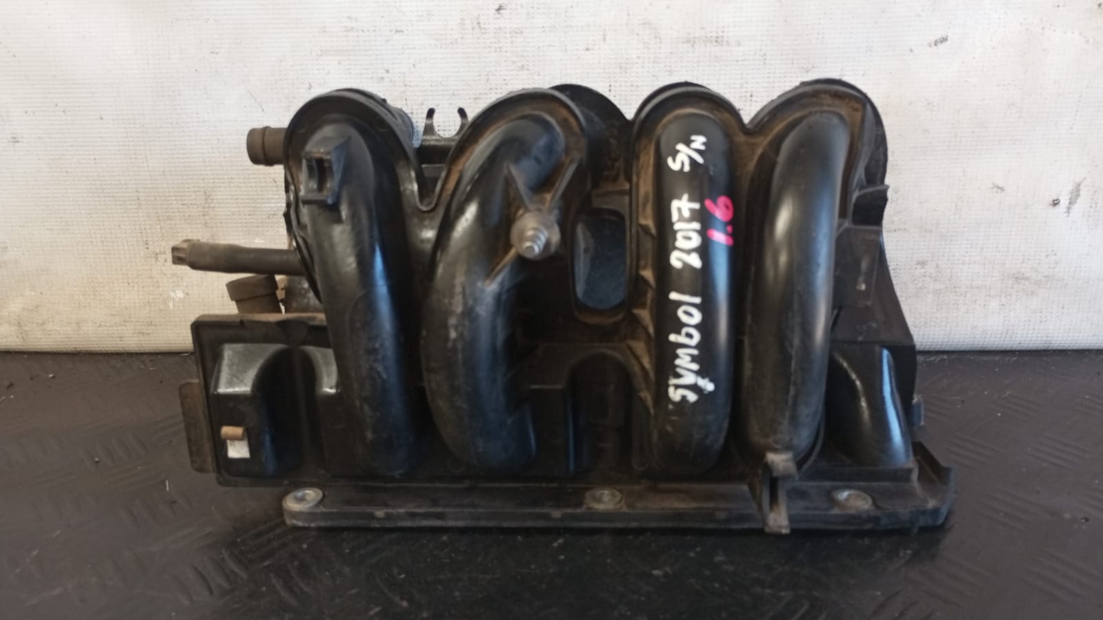 Multiple admision renault symbol
