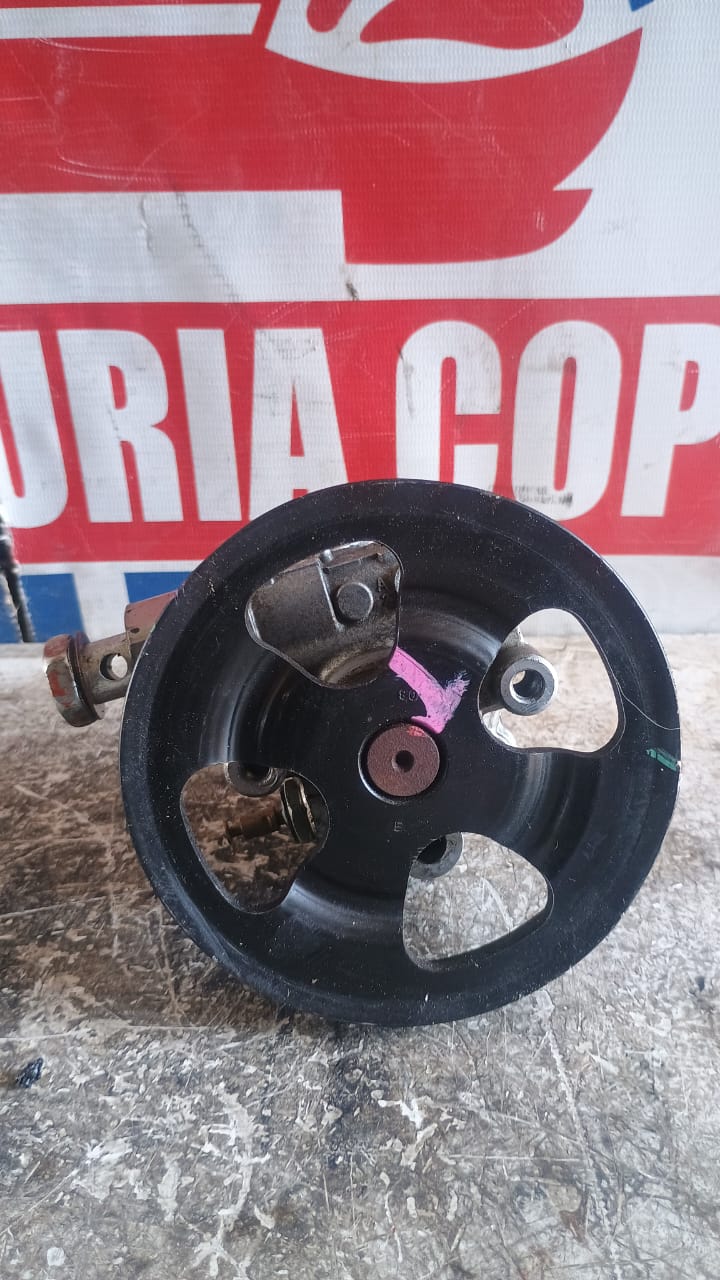 Bomba de direccion mitsubishi l200