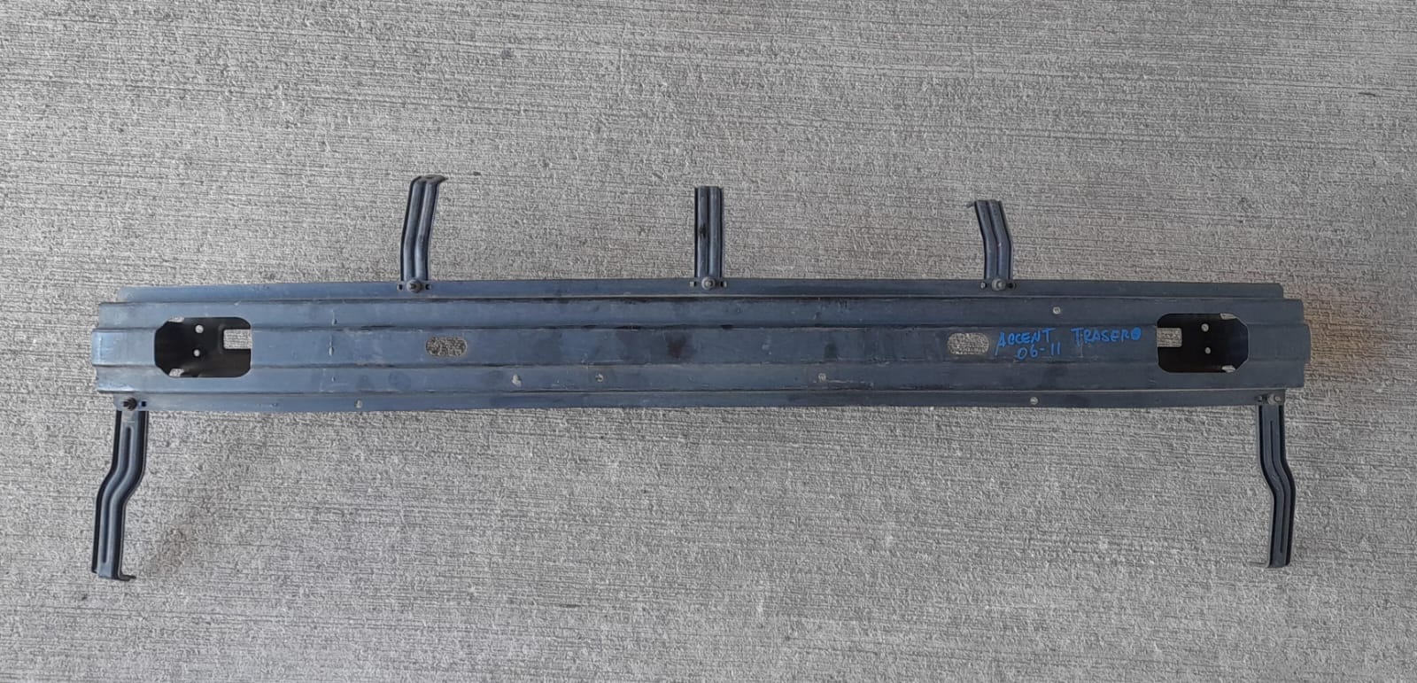 Refuerzo parachoque trasero hyundai accent 2006 2007 2008 2009 2010 2011