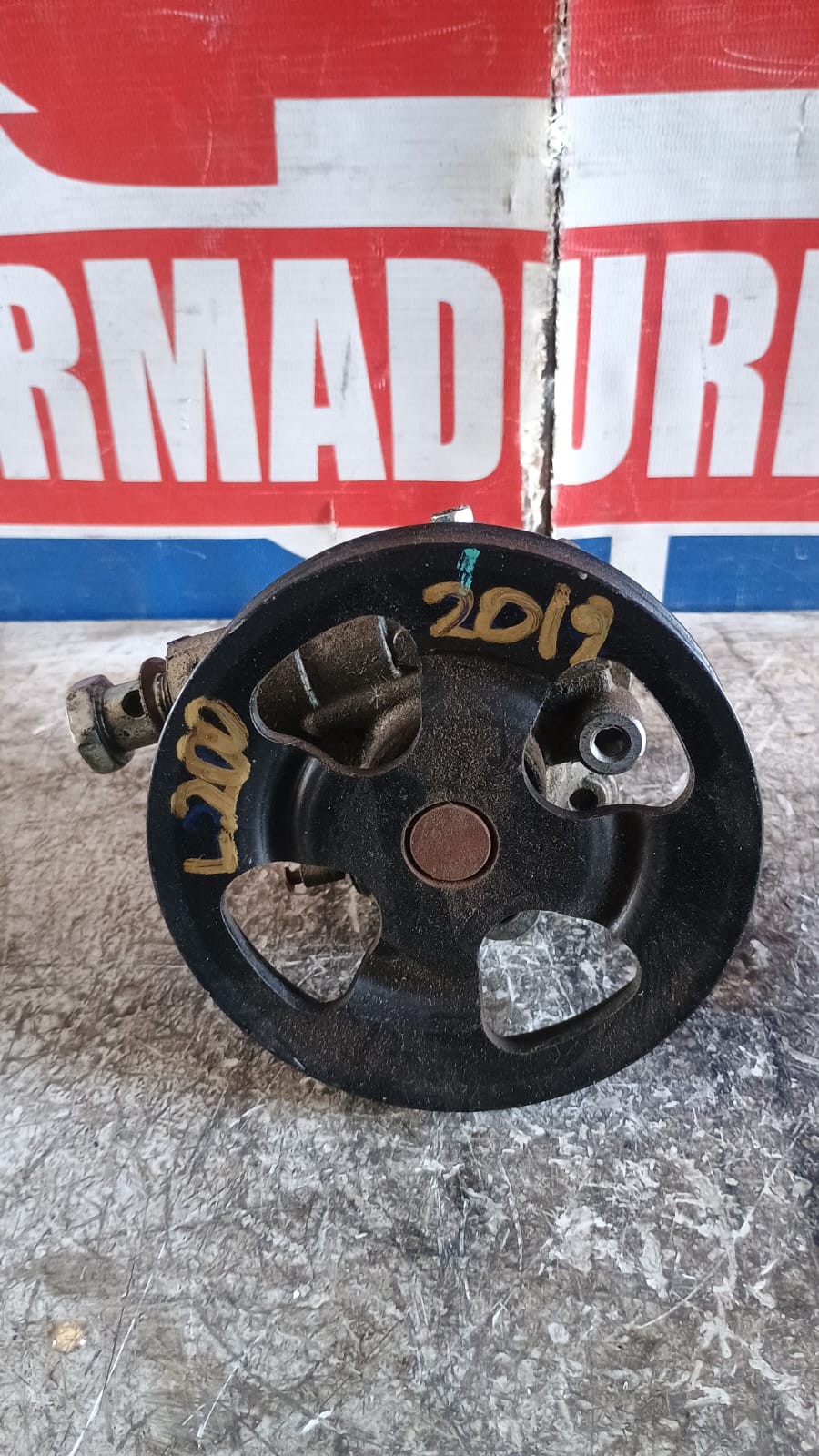 Bomba de direccion mitsubishi l200