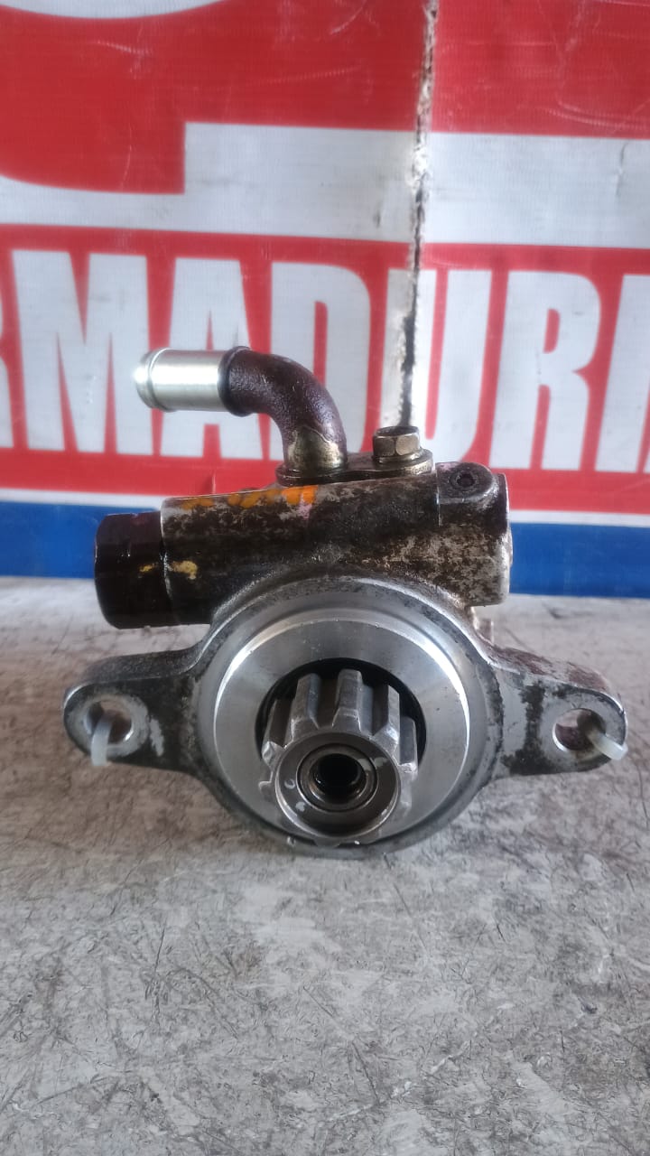 Bomba de direccion toyota hilux