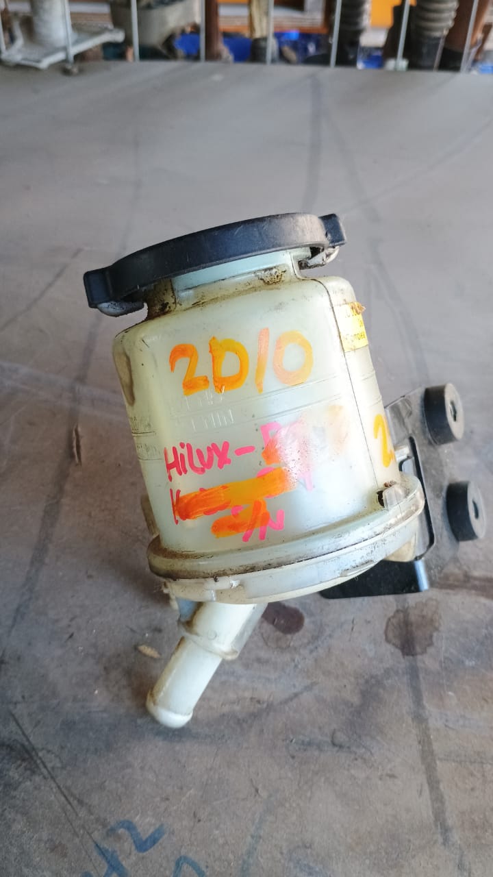 Deposito hidraulico toyota hilux