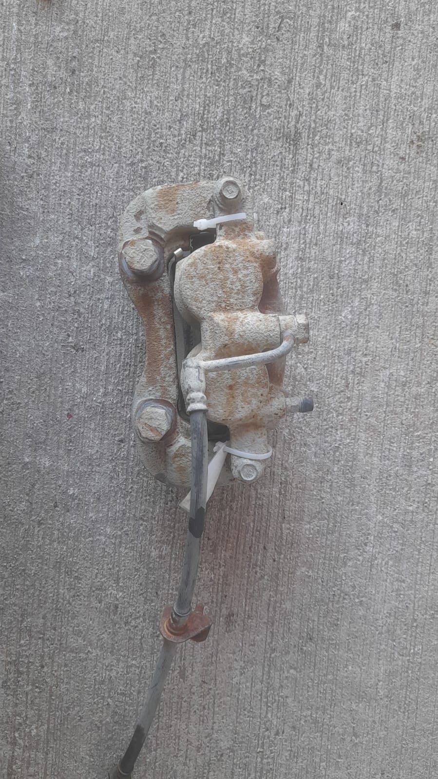 Caliper delantero derecho chevrolet dmax