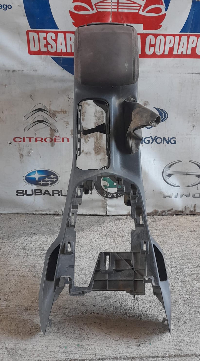 Consola central butaca nissan np300 2015 2016 2017 2018 2019 2020